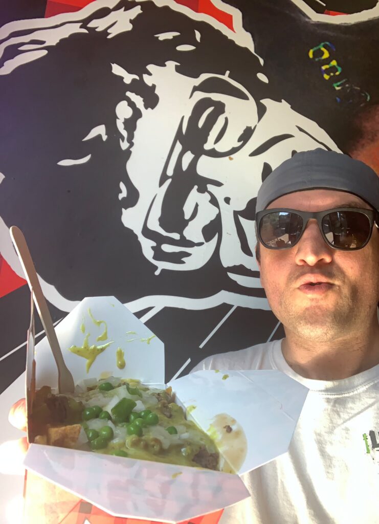 Green-curry-poutine